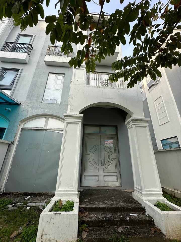 Biệt thự song lập Manhattan Glory M2 Thủ Đức 288m² giá 30 tỷ - Cuộc sống đẳng cấp chờ đón!