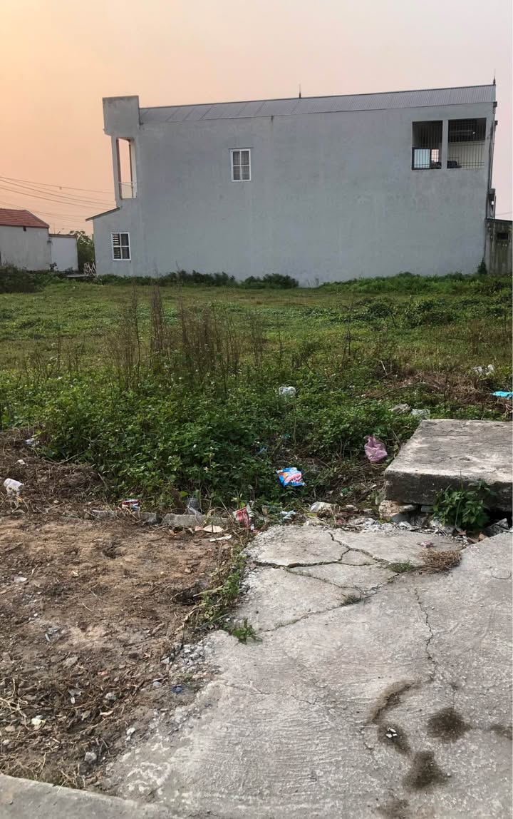 Đất nền Ninh Phúc 100m² giá 2.35 tỷ - Đường rộng thông tứ phía!