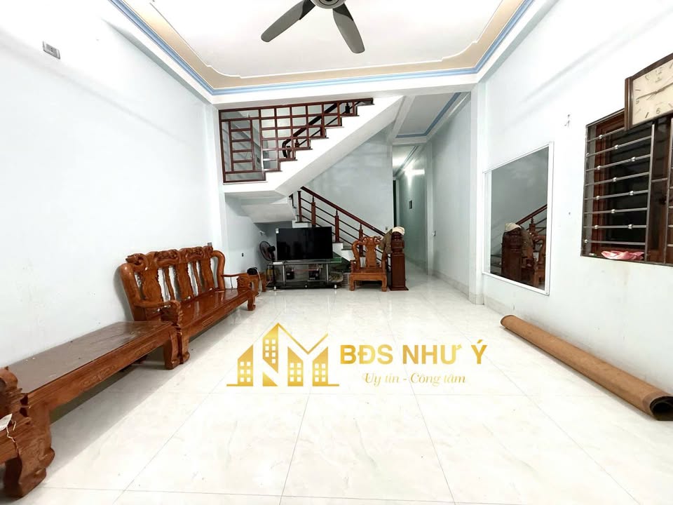 Nhà 2 tầng 130m² Đường Lê Hoàn - Không gian sống thoáng đãng, giá thỏa thuận!