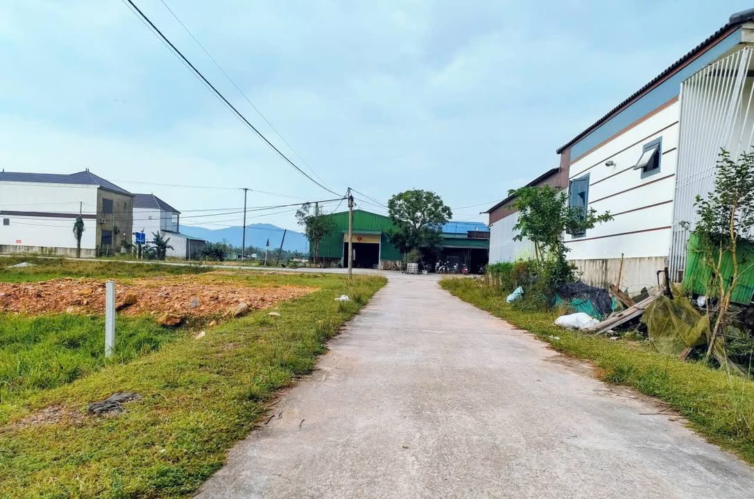 Bán đất thôn Tân Thanh, Thạch Xuân 126,1m² giá 1,4 tỷ - Đường rộng 10m, vị trí đắc địa!