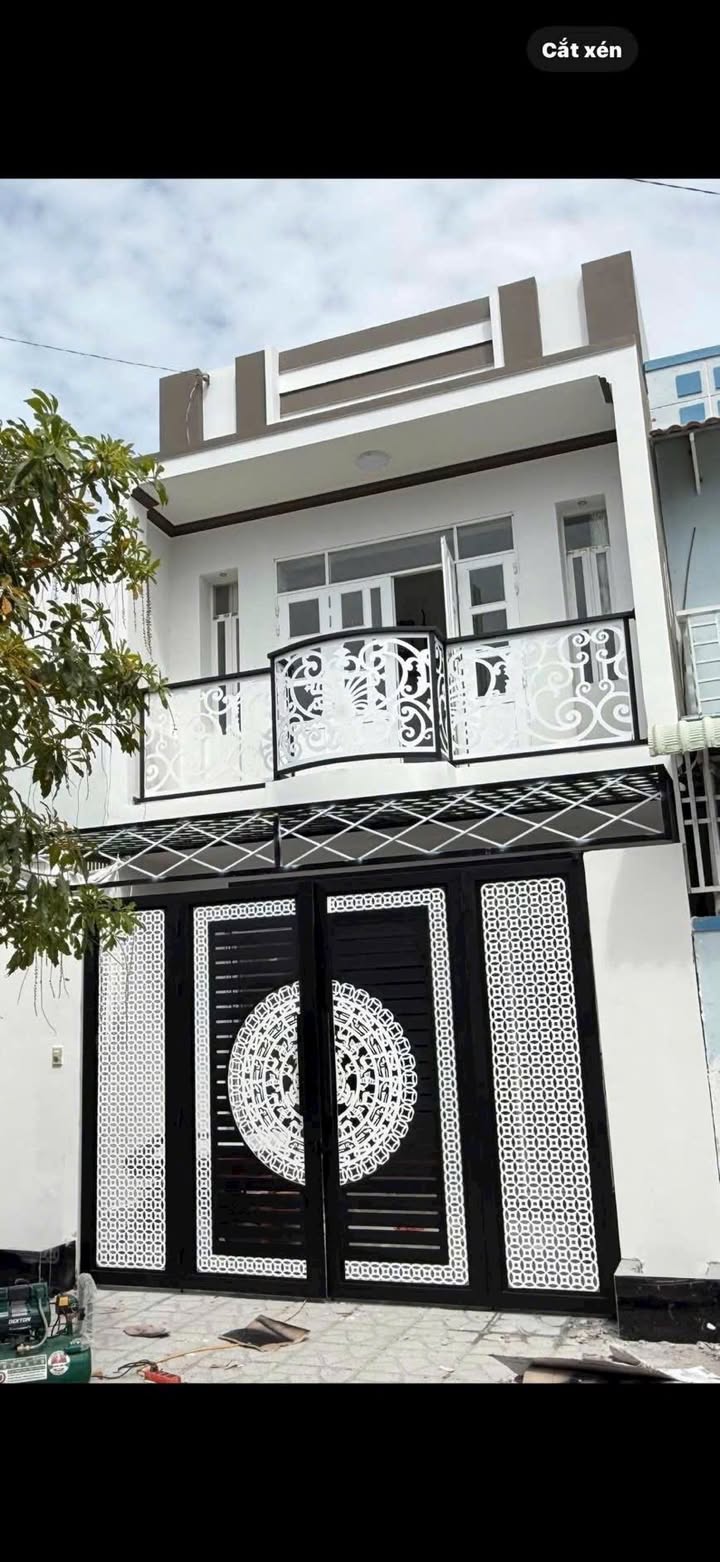 Nhà phố mặt tiền nhựa Phan Kế Bính 100m² giá 3.9 tỷ - Nội thất đầy đủ, sẵn sàng ở ngay!