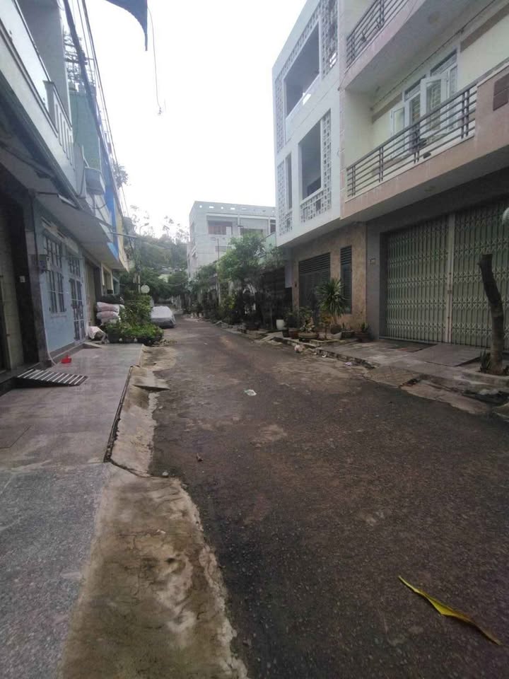 Nhà mặt tiền đường Hoàng Văn Thụ, Quy Nhơn 40m² giá 3 tỷ - Đầu tư sinh lời ngay!