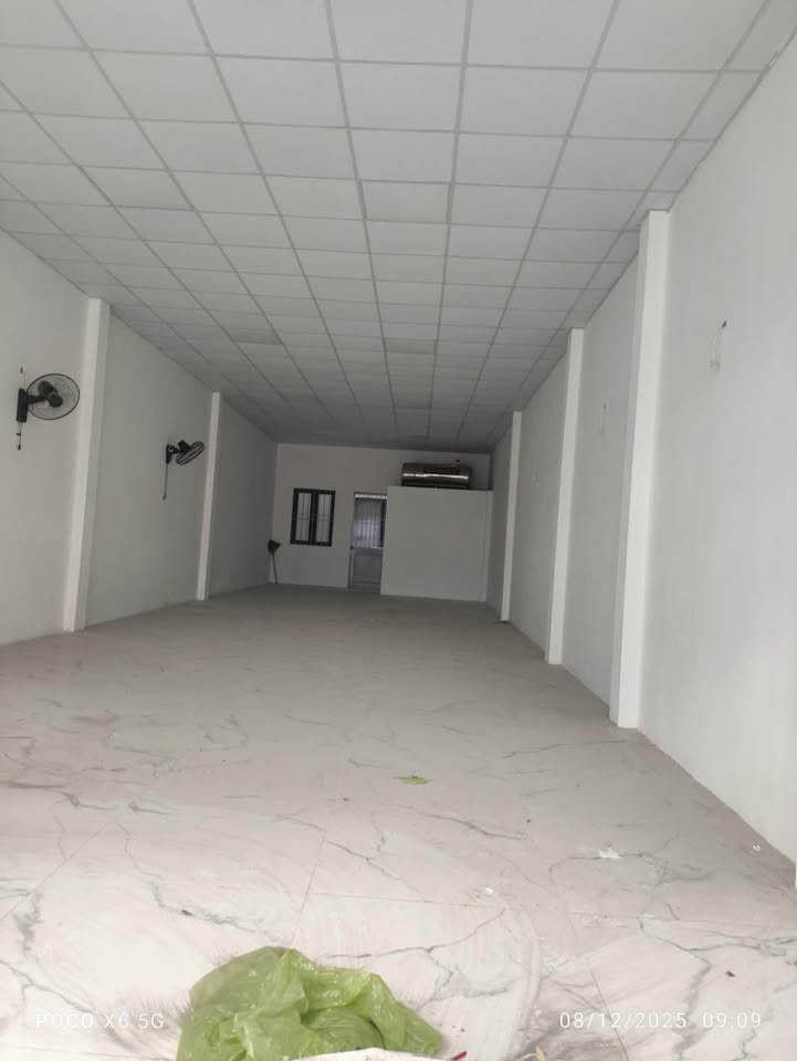 Cho thuê mặt bằng phố Nguyễn Sơn 100m² giá 15 triệu - Kinh doanh đa dạng