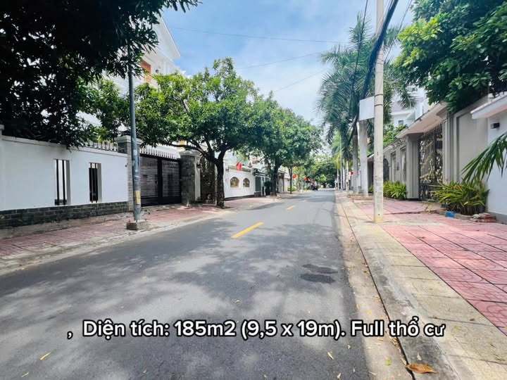 Biệt thự Vũng Tàu 185m² giá 20 tỷ - Thiết kế hiện đại, vào ở ngay!