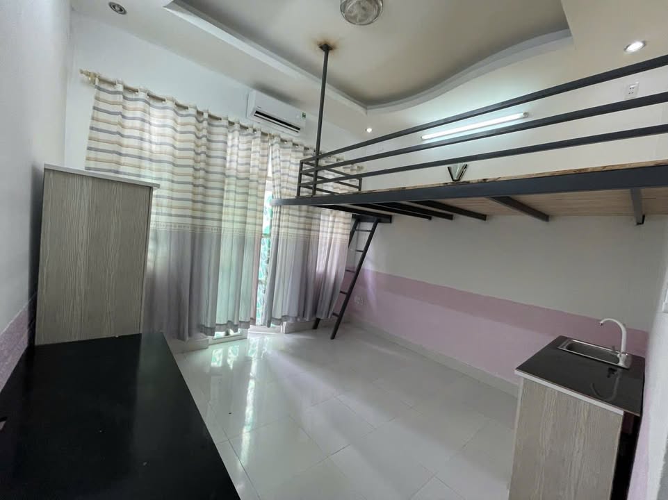 Phòng trọ Ông Ích Khiêm quận 11 - Ban công rộng, full nội thất, giá rẻ sinh viên!