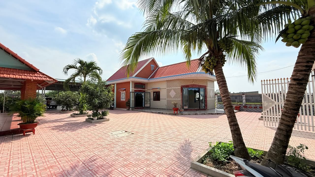 Nhà vườn siêu đẹp 4000m² tại Đức Lập Thượng - Giá 9 tỷ, thương lượng!