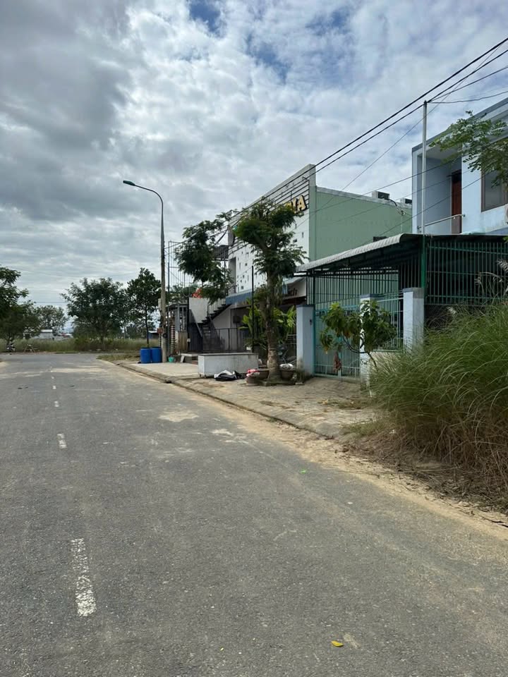 Đất nền chợ Vĩnh Điện 122m² giá 2 tỷ - Hướng Đông, đường 13.5m