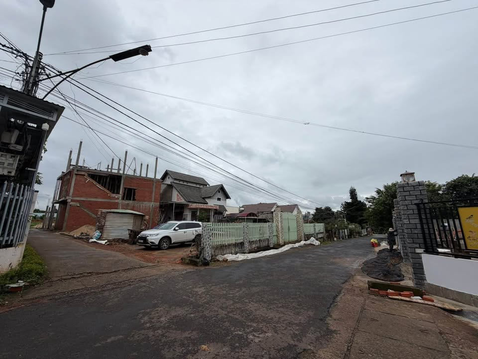 Đất nền hẻm đường E, xã Cư Êbur, 105m² giá 1.95 tỷ - Tiềm năng tăng giá cao!