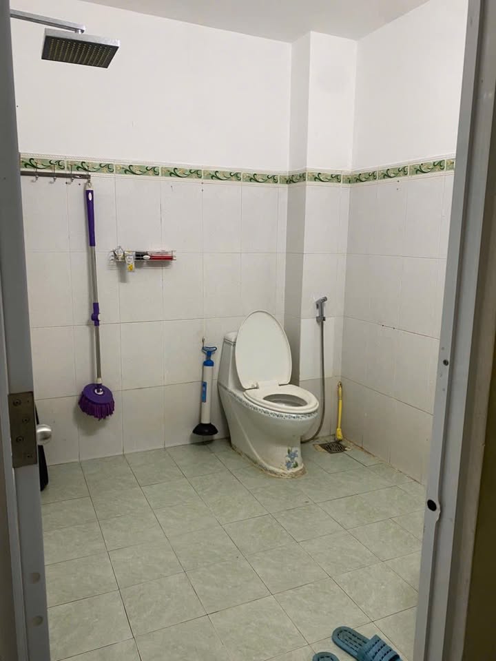 Nhà 2 tầng mặt tiền đường Lê Hồng Phong, Nha Trang, 50m² chỉ 7.2 tỷ - Kinh doanh sầm uất!