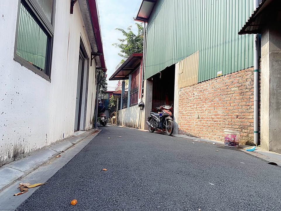 Xưởng gia công đồ gỗ tại Dục Tú, Đông Anh 115m² giá chỉ 5.75 tỷ - Cơ hội đầu tư hấp dẫn!