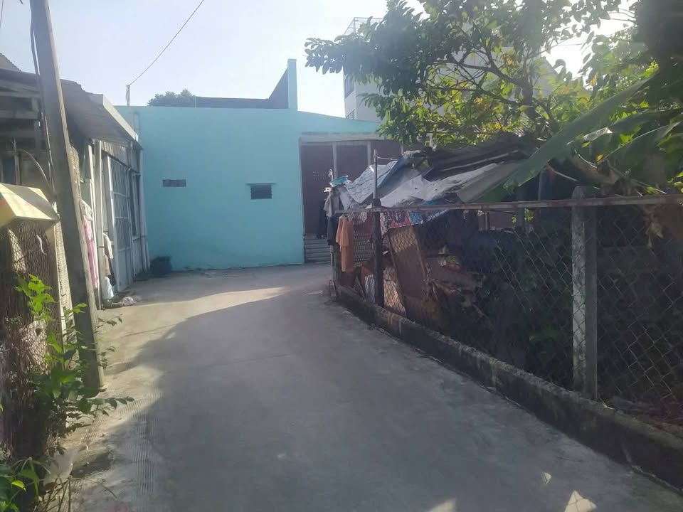 Đất nền ấp 2 Đông Thạnh Hóc Môn 100m² giá 2.85 tỷ - Vị trí tiềm năng cho đầu tư!