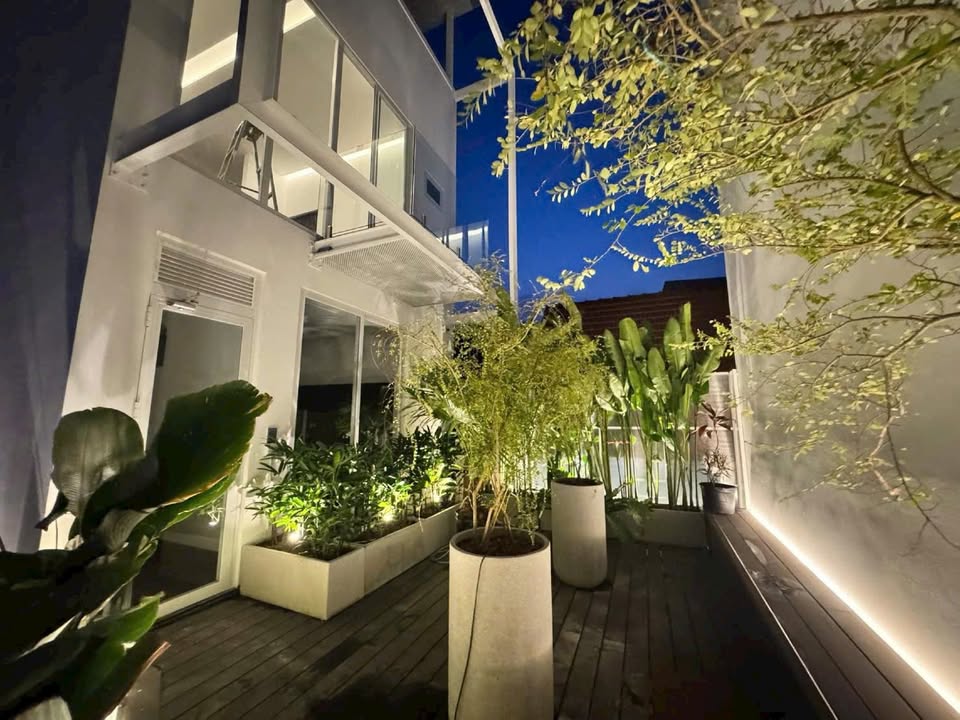 Căn hộ dịch vụ Lê Văn Thịnh Quận 2 189.6m² giá 120 triệu - Đầu tư sinh lời vượt trội!