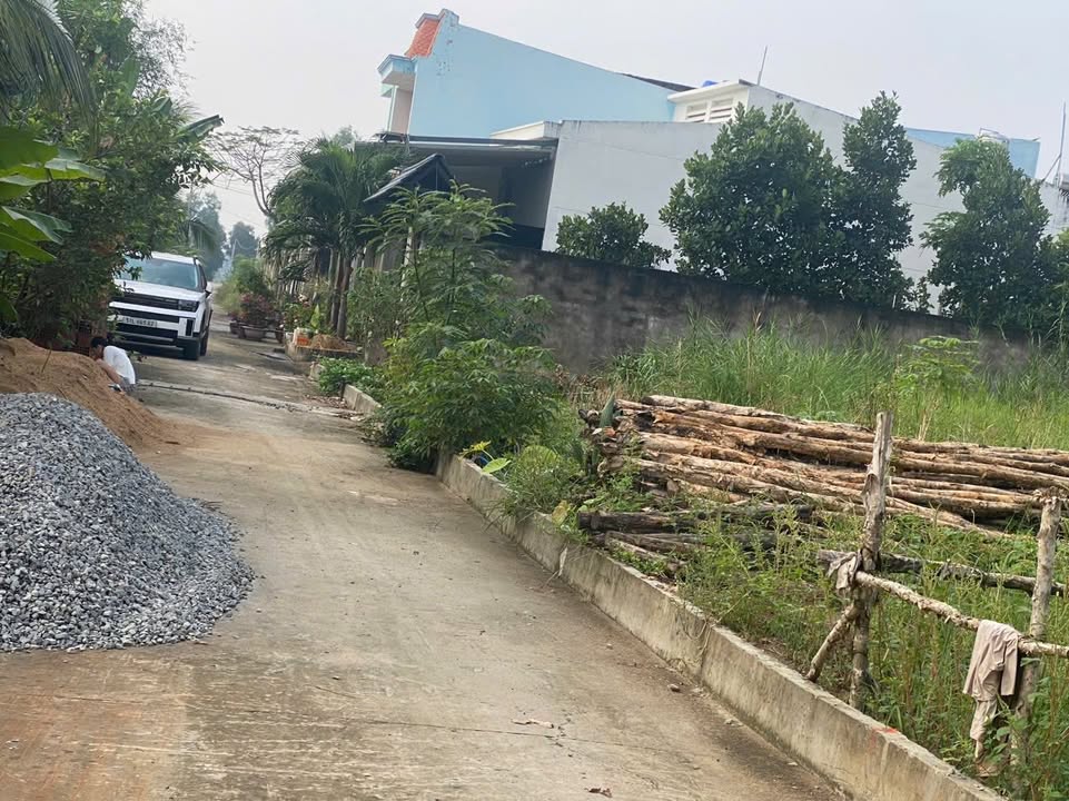 Đất mặt tiền ấp 4 Tân Bửu 200m² giá 1.8 tỷ - Sổ hồng chính chủ!