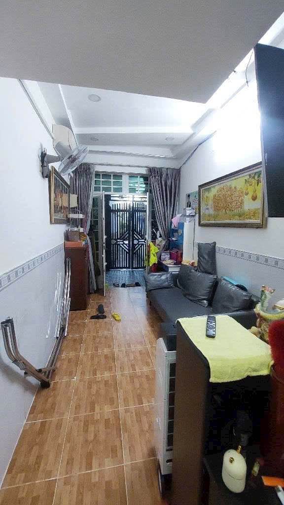 Nhà 2 tầng Ba Đình, Quận 8 - 35.1m² giá 4 tỷ - Tiện ích đầy đủ xung quanh!