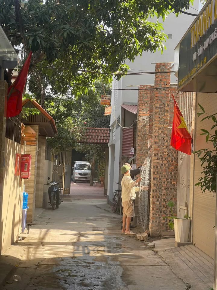 Đất nền Phố Trạm Long Biên 50m² - Chính chủ bán gấp, giá đầu tư hấp dẫn!