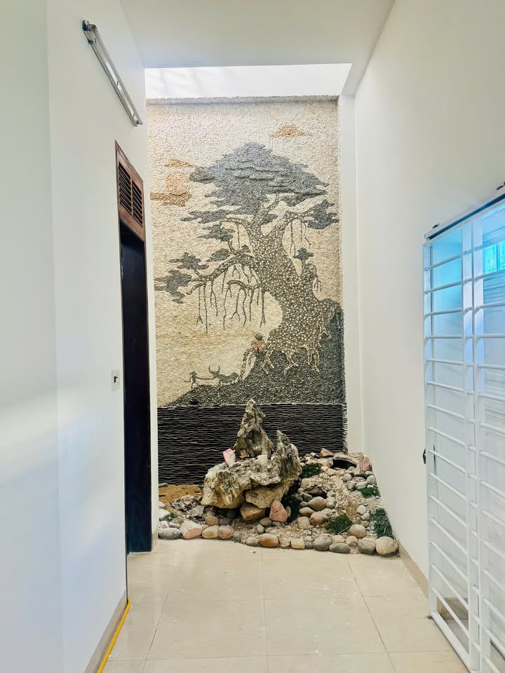 Nhà mặt tiền kinh doanh đường Nguyễn Văn Cừ Buôn Ma Thuột 138m² giá 7.9 tỷ - Đầu tư sinh lời cao!