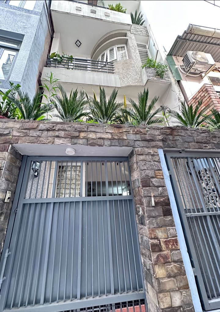 Nhà đẹp Trần Quang Diệu, Quận 3, 37m² giá 8 tỷ - Sẵn sàng vào ở!