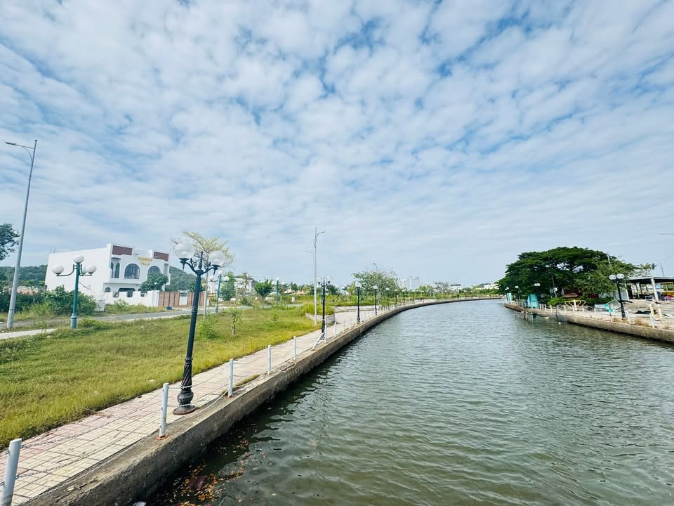 Đất nền biệt thự Khu đô thị mới Hà Tiên 257.2m² giá 4.2 tỷ - Hướng biển tuyệt đẹp!