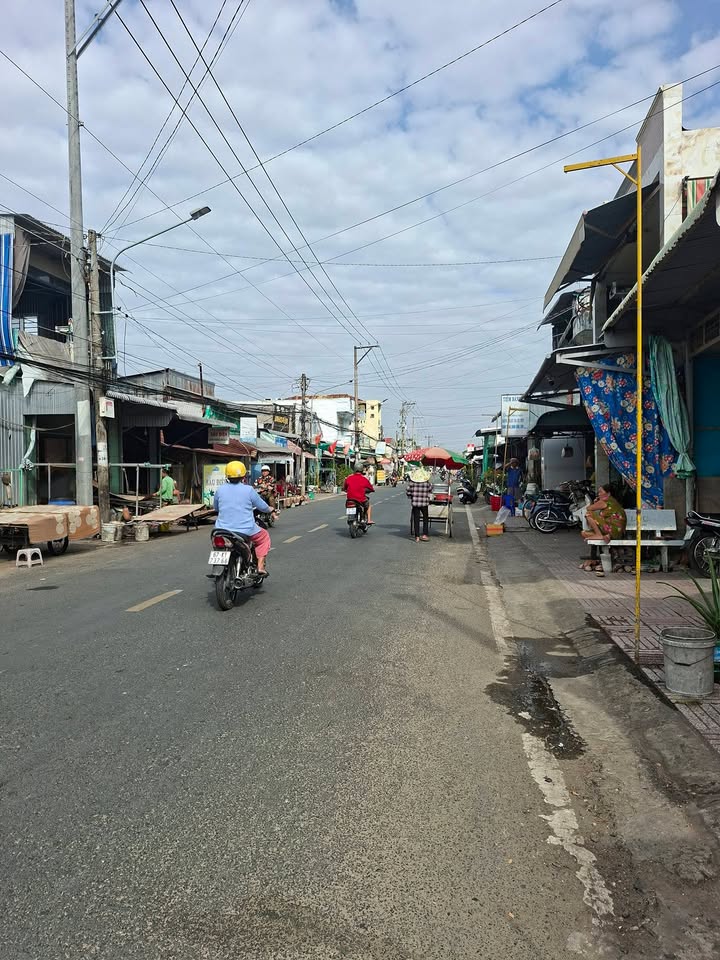 Nhà cấp 4 cho thuê tại xã Phú Tân, An Giang, diện tích 70m², giá chỉ 3 triệu/tháng!