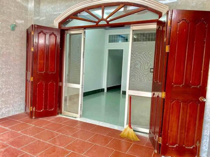 Nhà cấp 3 KDC Tân Ngãi Vĩnh Long 120m² giá 2.499 tỷ - Thiết kế hiện đại, sang trọng!