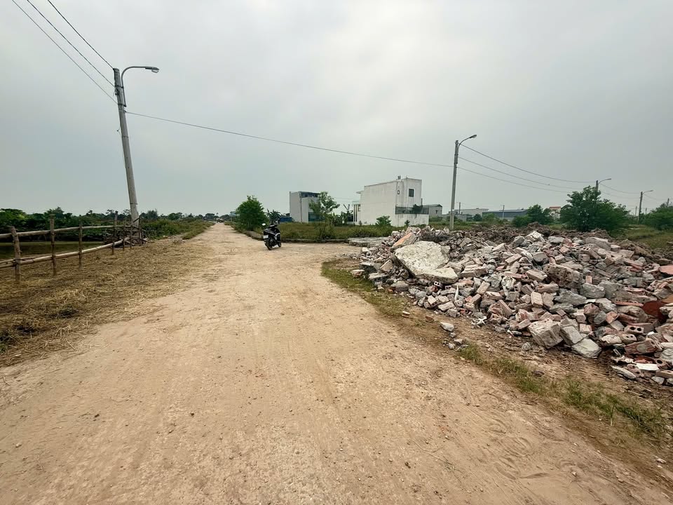 Đất nền Vũ Lăng Tiền Hải 150m² giá 1.2 tỷ - Lô góc 3 mặt tiền hiếm có!