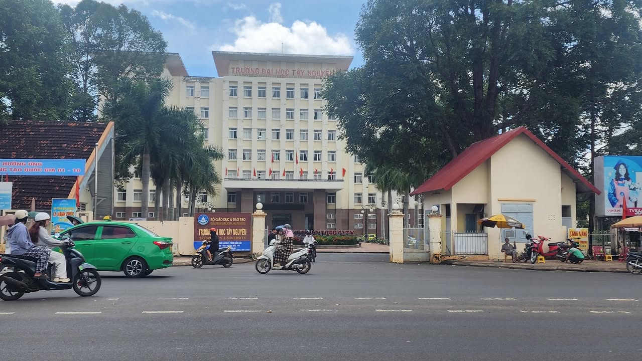 Nhà Mặt Tiền Lê Duẩn, Buôn Ma Thuột 276m² giá 11 tỷ - Khu vực kinh doanh sầm uất!