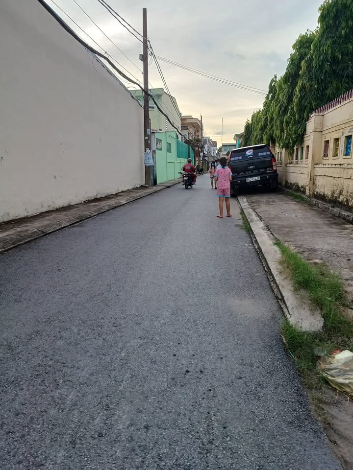 Nhà 2 Lầu Hoàn Công Hẻm 53 Nguyễn Việt Dũng 82.8m² giá 3 tỷ - An Thới Bình Thủy