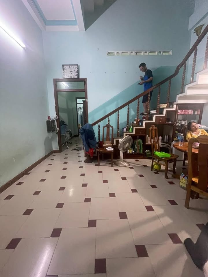 Nhà 3 Tầng Đường Nguyễn Tất Thành 78m² Giá 9 Tỷ - Yên Tĩnh Và Chắc Chắn!