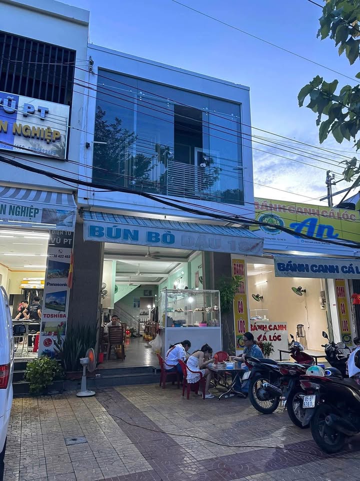 Nhà mặt tiền Thống Nhất Phan Rang-Tháp Chàm 100m² giá 6.7 tỷ - Nhà đẹp, cho thuê ngay!
