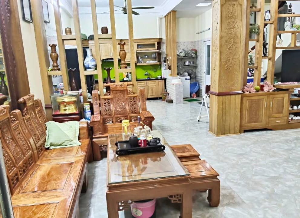 Nhà đẹp 4 tầng KĐT An Hoạch Đông Sơn 98,5m² giá 7 tỷ - Full nội thất sang trọng!