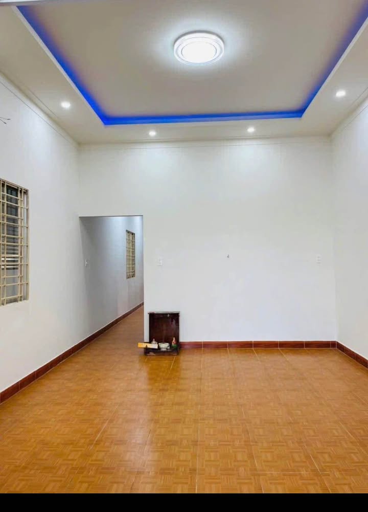 Nhà mặt tiền Đường Mạc Đỉnh Chi Bảo Lộc 240m² giá 3.8 tỷ - Kinh doanh thuận tiện!