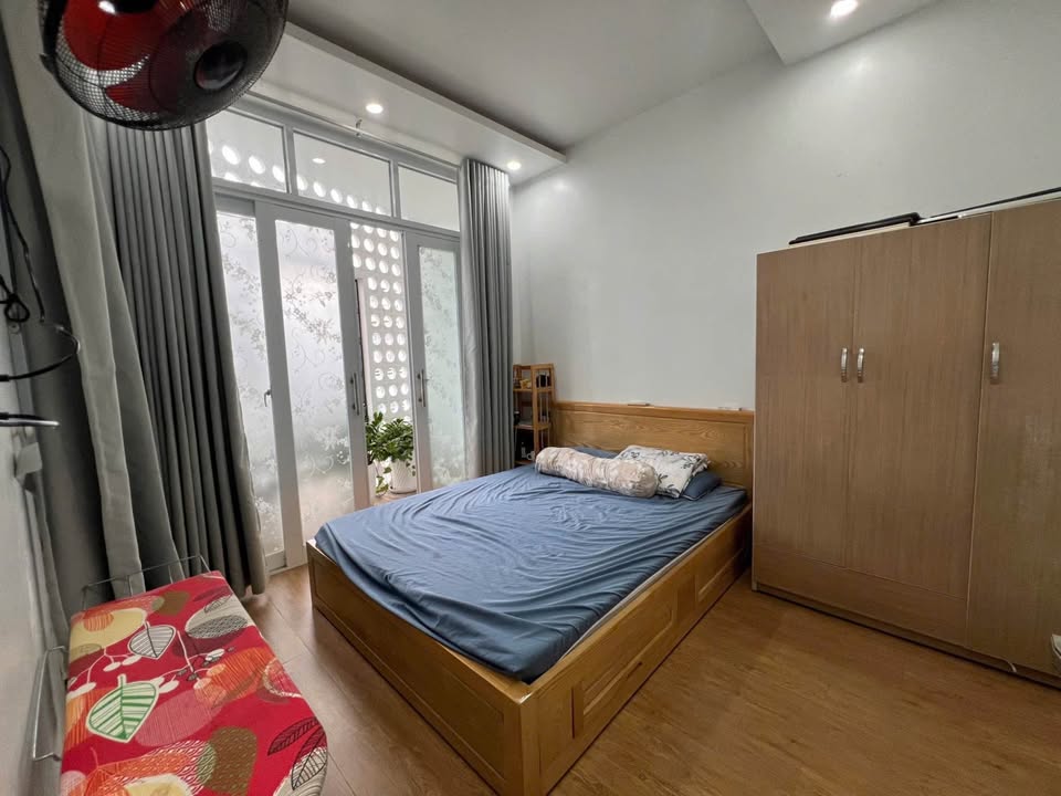 Nhà 3 tầng mặt tiền Lương Thế Vinh - Phước Long 72,1m² giá 7,9 tỷ - Vị trí thuận lợi gần biển!