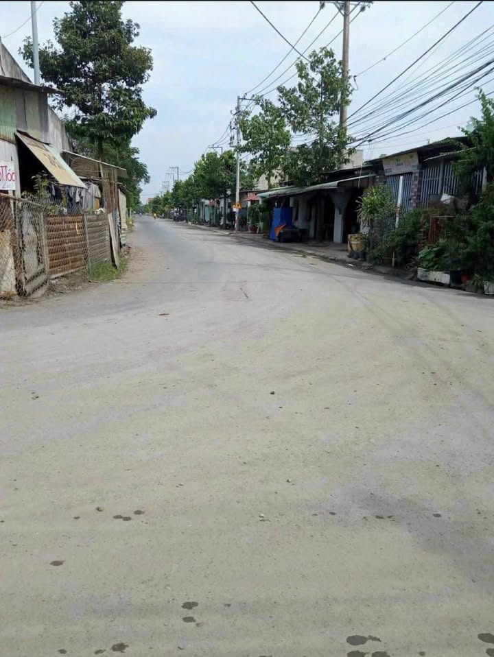 Bán căn nhà vườn Thanh Phú, Bến Lức 1646m² - Đường Nguyễn Văn Nhâm, Giá 19.75 tỷ!