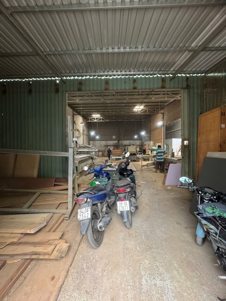 Nhà C4 An Phú Đông, Quận 12, 200m² giá 11.5 tỷ - Vị trí đẹp, hẻm ô tô tránh!