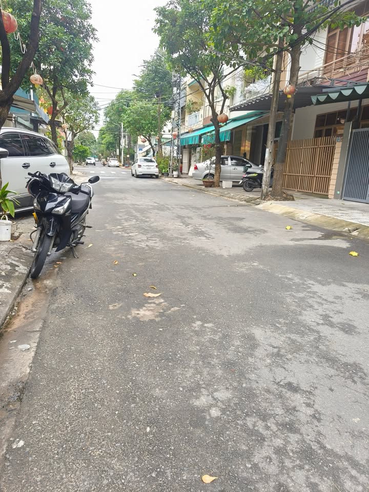 Bán đất mặt tiền đường Hòa Cường Bắc 93m² giá 8 tỷ - Vị trí đẹp, tiềm năng phát triển!