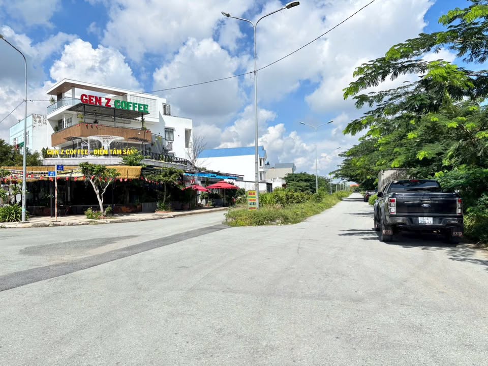 Đất nền KDC Hưng Gia Bến Lức 150m² giá 4.35 tỷ - Vị trí đắc địa cho kinh doanh!