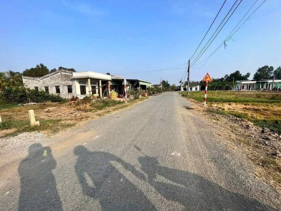 Đất thổ cư mặt tiền Nguyễn Thị Lầu 136m² giá 820 triệu - Khu vực tiềm năng phát triển!