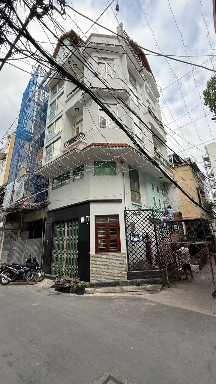 Nhà phố 5 tầng Trường Sa Phú Nhuận 30m² giá 7.1 tỷ - Hẻm xe hơi, vị trí đắc địa!