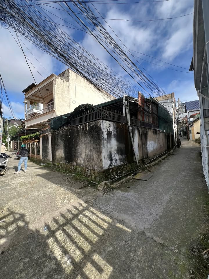 Đất nền xây dựng Mai Hắc Đế, Đà Lạt 64m² - Sổ riêng, giá 11 tỷ cho 3 lô!