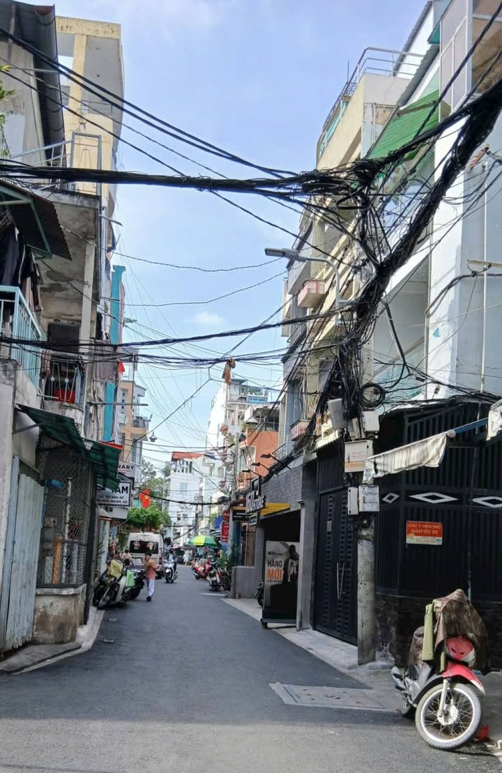 Nhà bán Quận 1 - Trần Hưng Đạo 17m² giá 2.9 tỷ - Không quy hoạch, sổ hồng chính chủ!