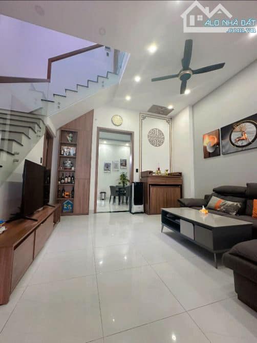 Nhà đẹp Nguyễn Hiền, Buôn Ma Thuột 76m² giá 6.9 tỷ - Thiết kế hiện đại, an ninh tốt!