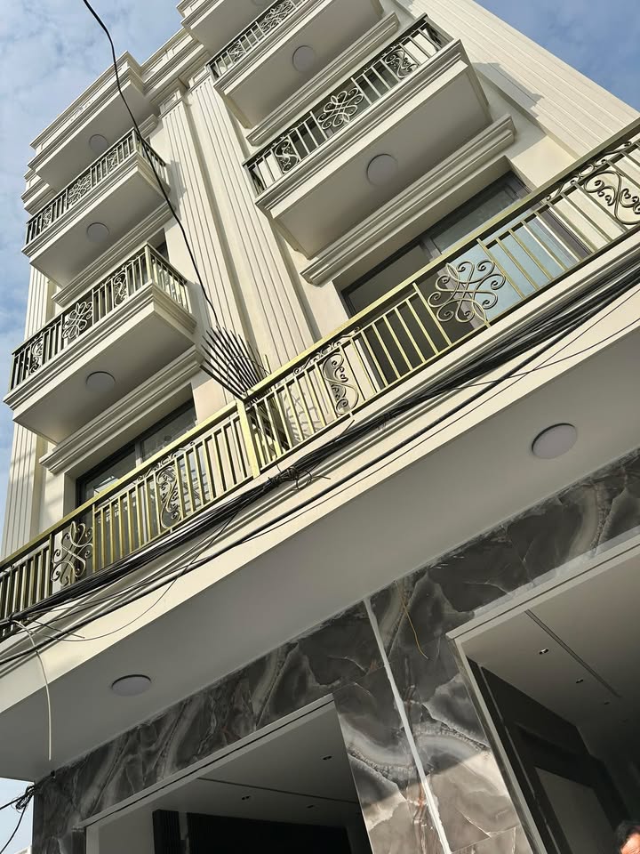 Nhà 4 tầng thang máy Quán Nam Trại Lẻ 72m² giá 6.8 tỷ - Ô tô vào tận nhà!