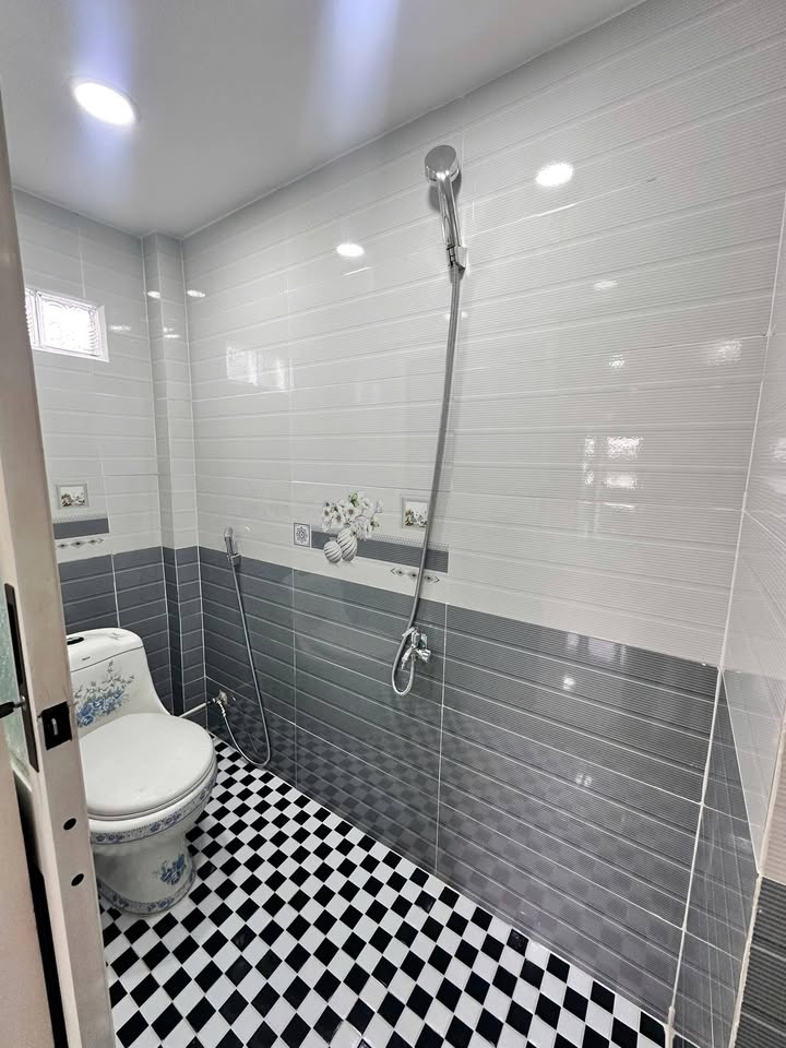 Nhà mặt tiền Dương Công Khi, Hóc Môn 18.2m² giá 750 triệu - Vị trí đẹp, kinh doanh thuận lợi!