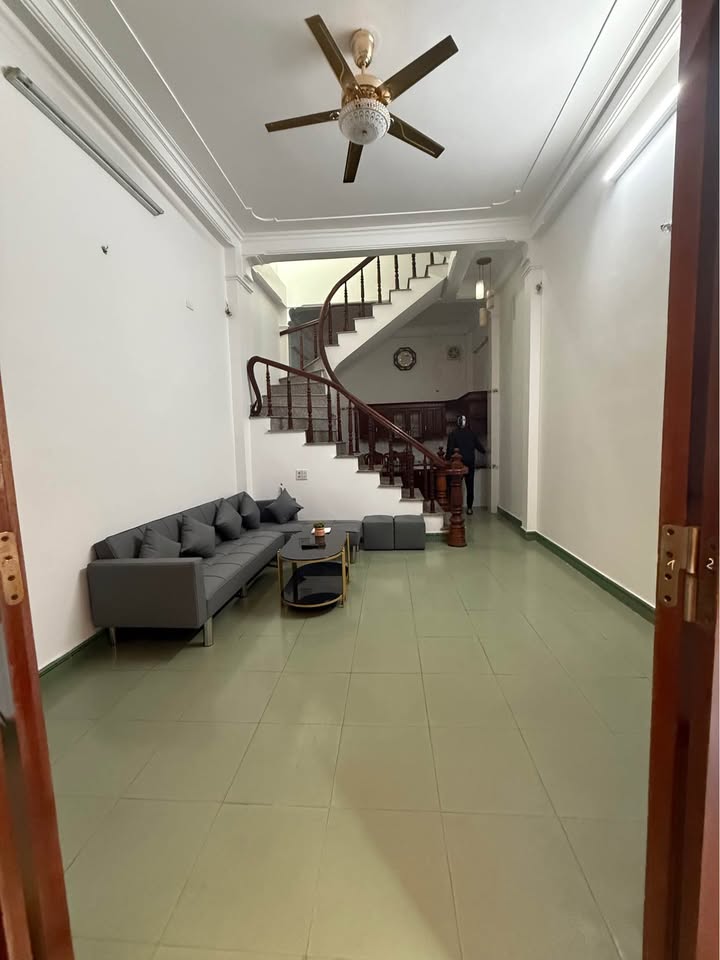 Nhà 3 tầng Bồ Xuyên 35m² giá 2 tỷ - Vị trí trung tâm thuận lợi!