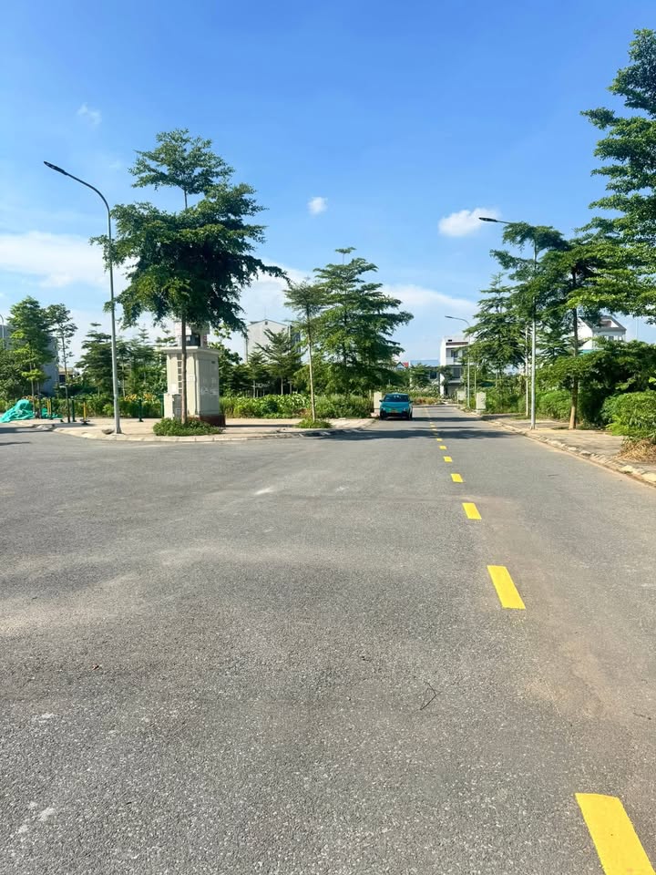 Đất nền Thanh Miếu Việt Trì 100m² giá 3 tỷ - Sổ đỏ chính chủ, vị trí đẹp!