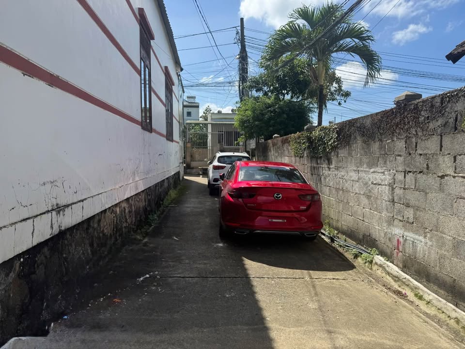 Nhà đẹp Hẻm 111 Nguyễn Tri Phương, Buôn Ma Thuột 108m² giá 2.65 tỷ - Tiện nghi đầy đủ!