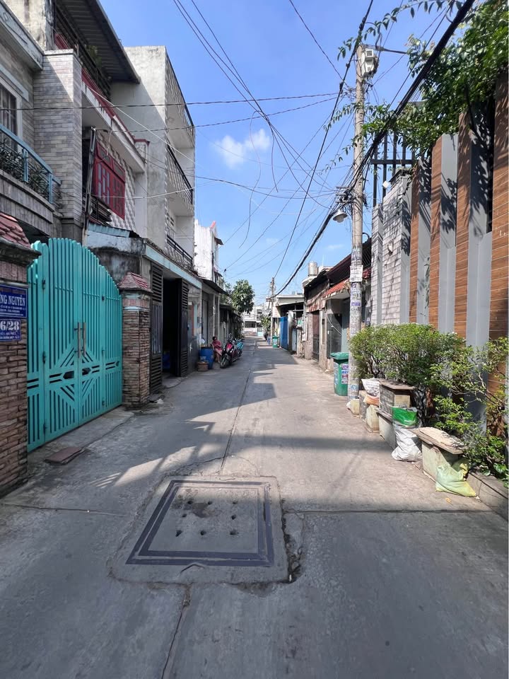 Nhà cấp 4 Trung Mỹ Tây 52m² giá 4.5 tỷ - Vị trí đắc địa cho kinh doanh!