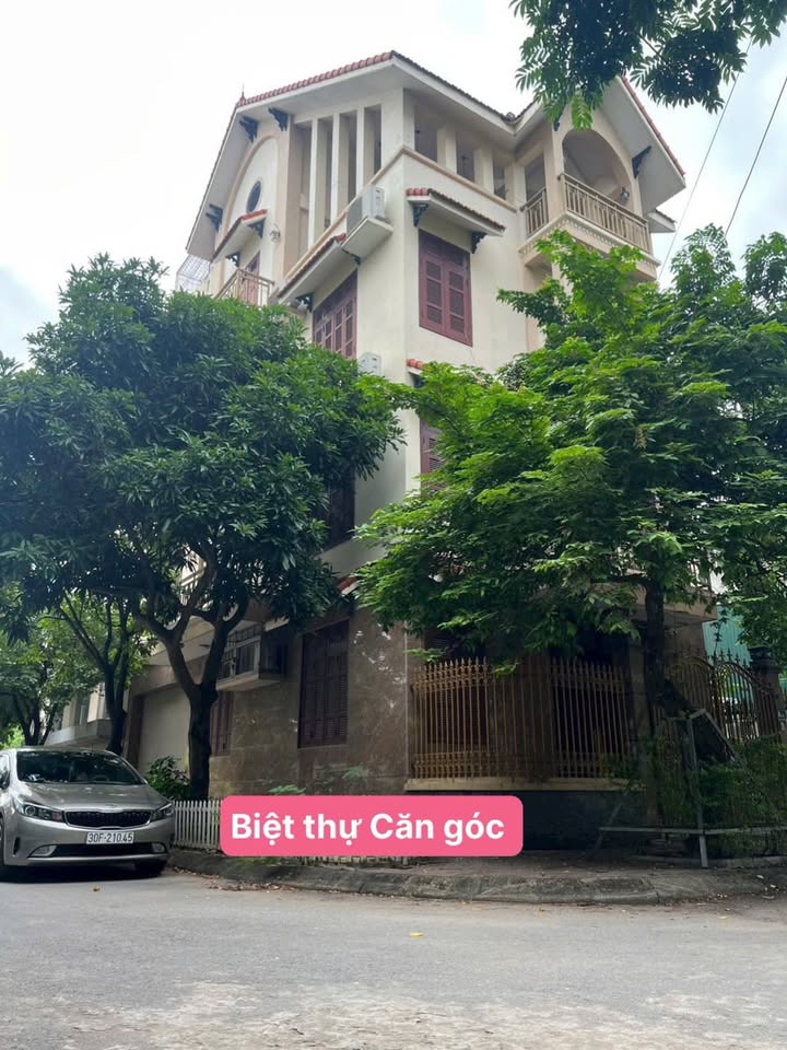 Biệt thự góc Thạch Bàn Long Biên 100m² giá 28 tỷ - Tiện ích đầy đủ, giao thông thuận lợi!