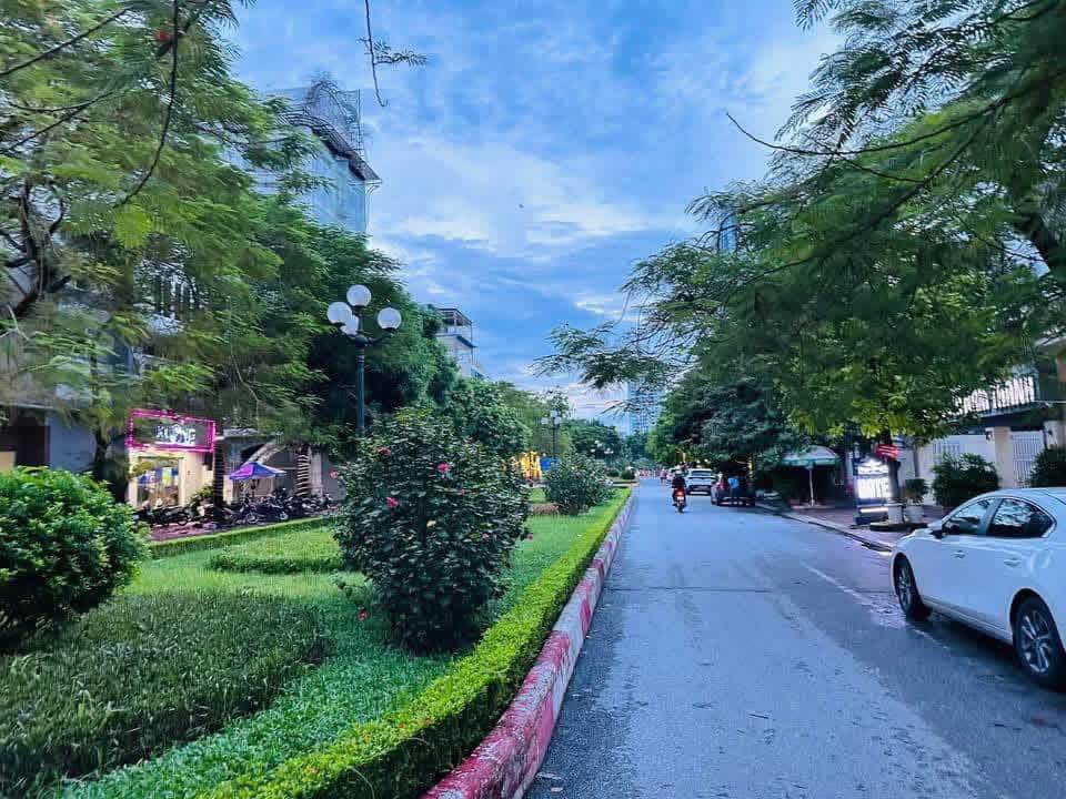 Biệt thự Văn Quán 210m² giá thỏa thuận - Mặt đường đôi kinh doanh siêu tốt!