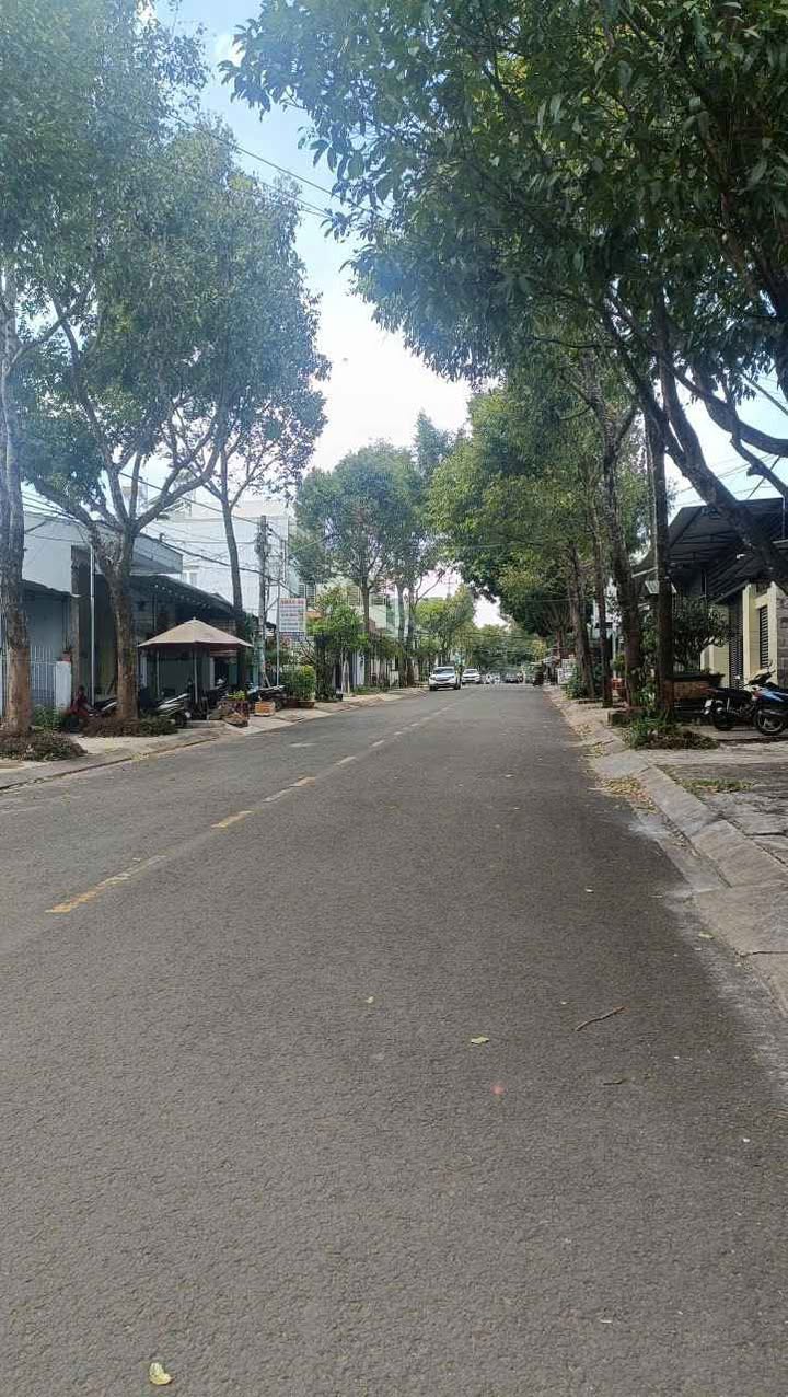 Kho mặt tiền Nguyễn Đường Pleiku 450m² - Đất thổ cư dễ dàng chuyển đổi!